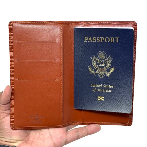 Louis Vuitton Long Wallet / Passport Case - Picture 4 of 11